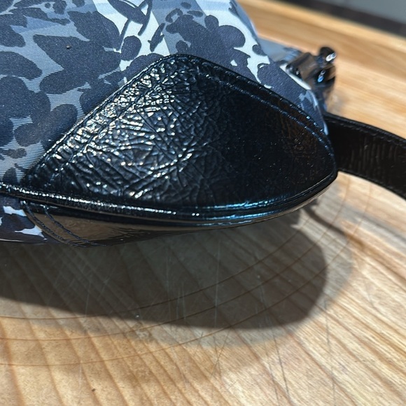 Burberry nylon patent Beat check floral Florence tote. With COA. Like new - Picture 6 of 12